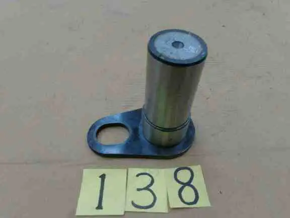 Палец D=70х77 мм, L=165/180 мм (соединения рамы верхний) SDLG 952