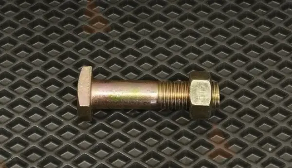 Болт М20х100 (с гайкой) (квадрат) (адаптера коронки ковша)