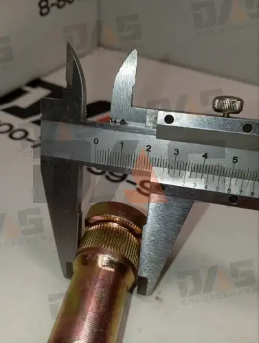 Шпилька с гайкой колеса ZL50G